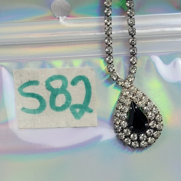 Vintage Teardrop Rhinestone Necklace 16" - Picture 5 of 5